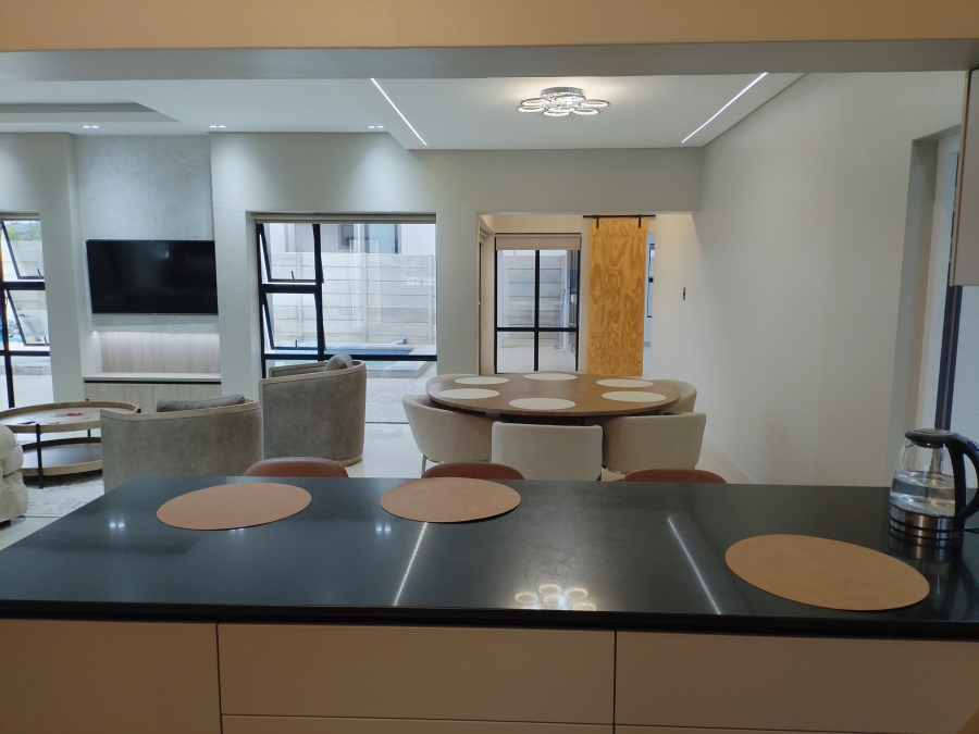 5 Bedroom Property for Sale in Tafelzicht Western Cape